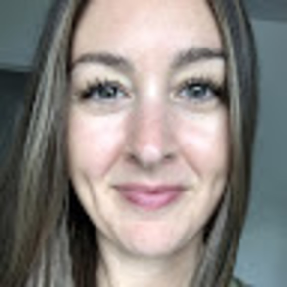 Meet your Posher, Karin - Picture 1 of 1